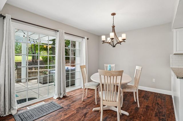 11883 Torrey Pines Dr, Auburn, CA 95602