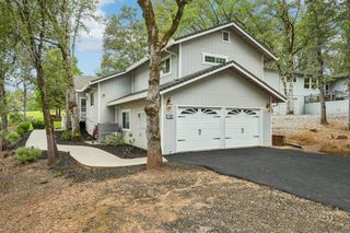 11883 Torrey Pines Dr, Auburn, CA 95602