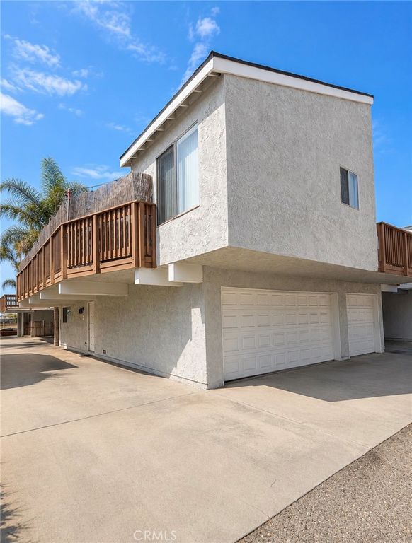 Image 4 of property listing at 7322 Garfield, Huntington Beach, CA 92648