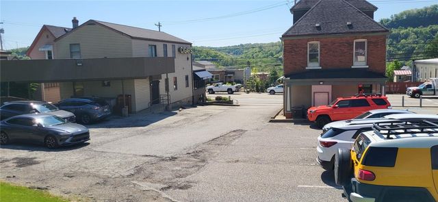213-217 Freeport Rd, Blawnox, PA 15238