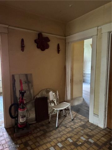 10117 South Boulevard, Cleveland, OH 44108