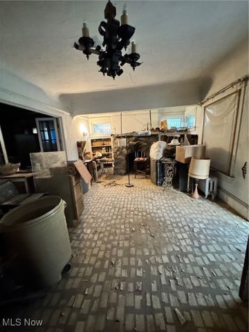 10117 South Boulevard, Cleveland, OH 44108