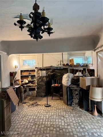 10117 South Boulevard, Cleveland, OH 44108