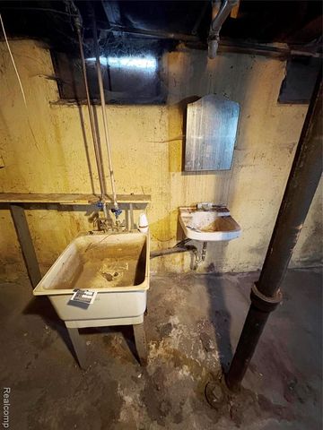 16591 Wormer Street, Detroit, MI 48219