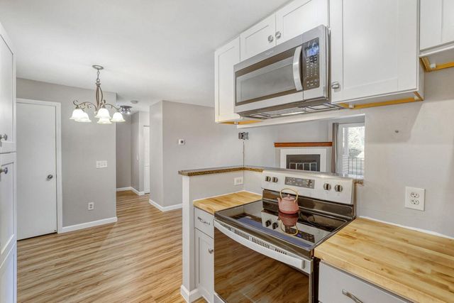 1713 Fulham Street F, Saint Paul, MN 55113