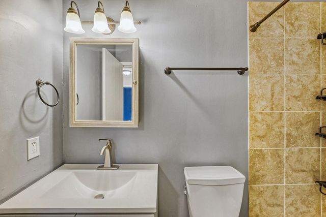 1713 Fulham Street F, Saint Paul, MN 55113