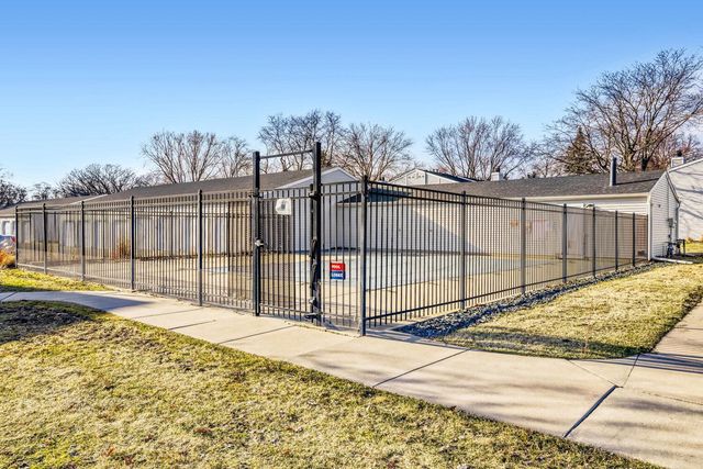 1713 Fulham Street F, Saint Paul, MN 55113