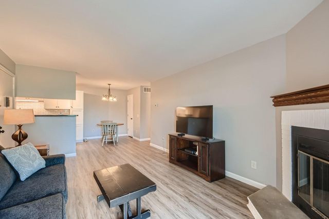 1713 Fulham Street F, Saint Paul, MN 55113