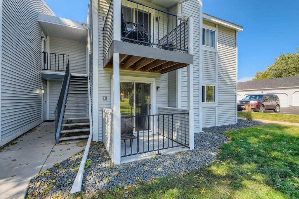 1713 Fulham Street F, Saint Paul, MN 55113