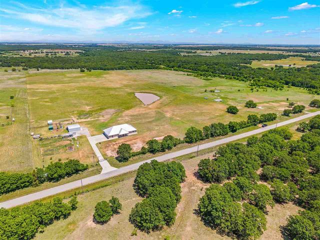 20352 SW Woodlawn Rd, Cache, OK 73527