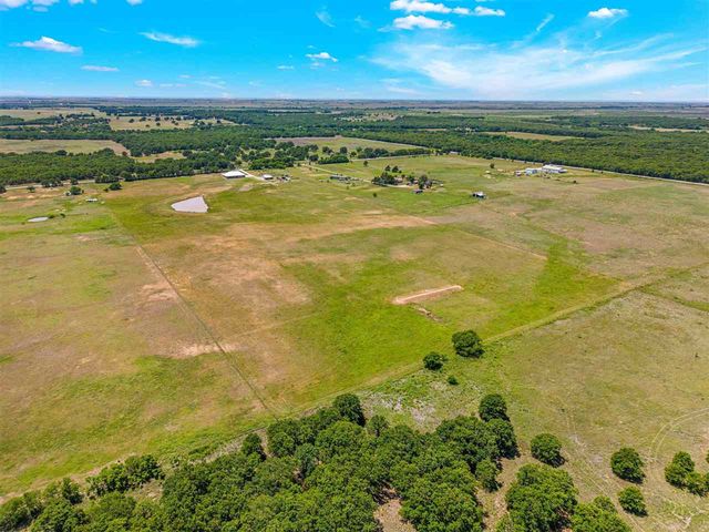 20352 SW Woodlawn Rd, Cache, OK 73527