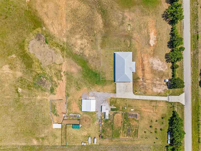 20352 SW Woodlawn Rd, Cache, OK 73527