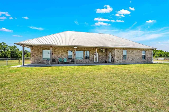 20352 SW Woodlawn Rd, Cache, OK 73527
