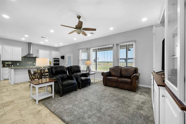 20352 SW Woodlawn Rd, Cache, OK 73527