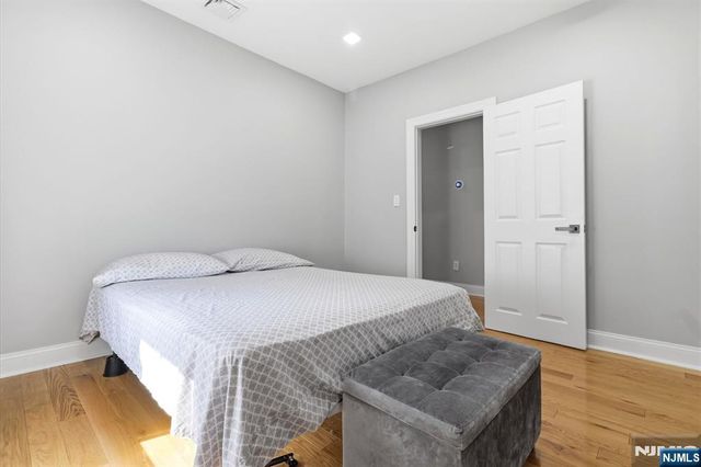 15 Pehle Avenue, Saddle Brook, NJ 07663
