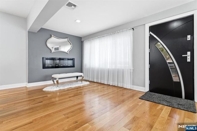 15 Pehle Avenue, Saddle Brook, NJ 07663