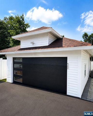 15 Pehle Avenue, Saddle Brook, NJ 07663