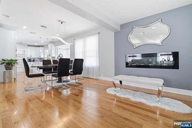 15 Pehle Avenue, Saddle Brook, NJ 07663