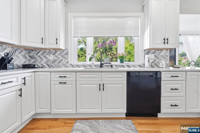 15 Pehle Avenue, Saddle Brook, NJ 07663