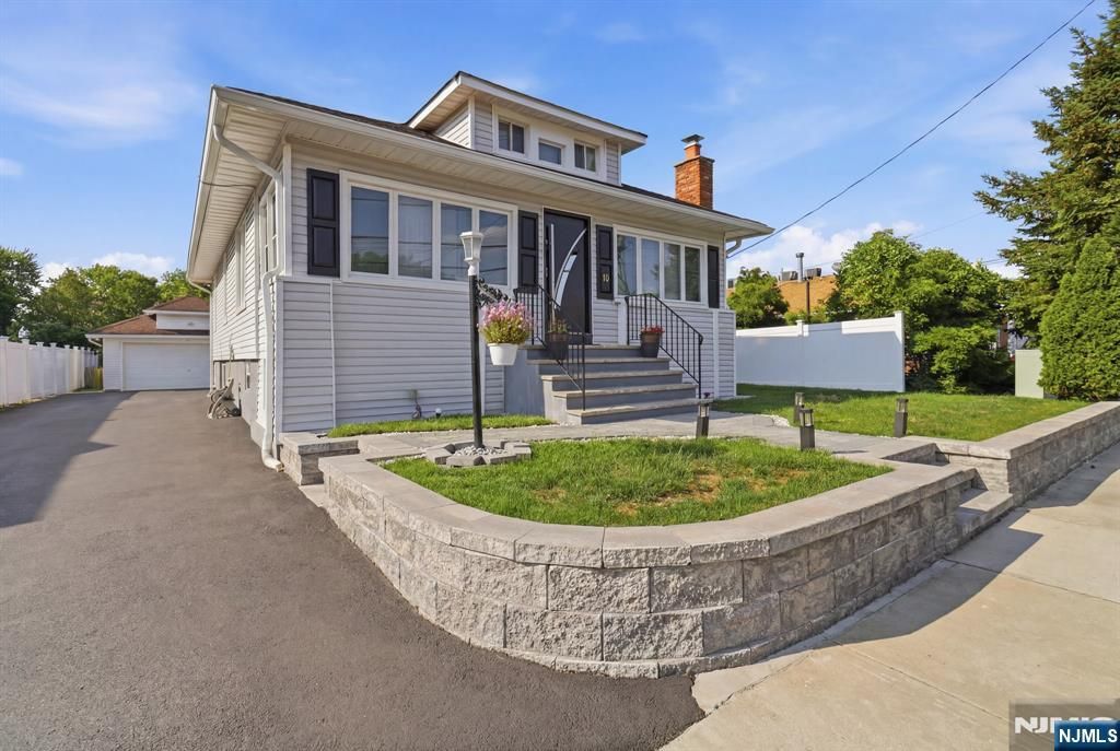 15 Pehle Avenue, Saddle Brook, NJ 07663