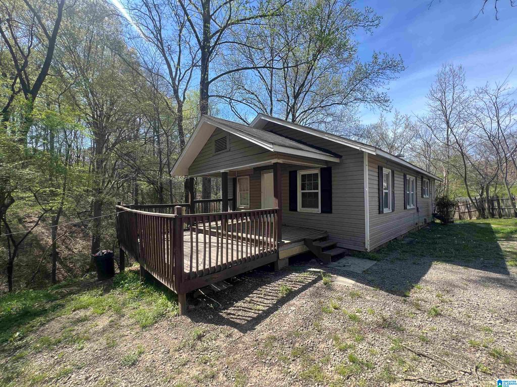 298 2ND PLACE NW, Graysville, AL 35073