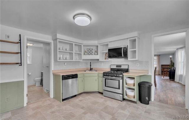 15 Seneca Pksd Lower, Buffalo, NY 14210