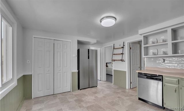 15 Seneca Pksd Lower, Buffalo, NY 14210