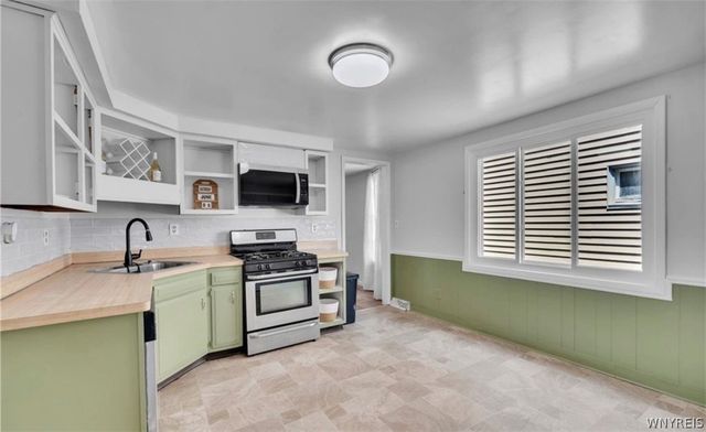15 Seneca Pksd Lower, Buffalo, NY 14210