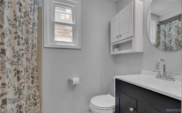 15 Seneca Pksd Lower, Buffalo, NY 14210