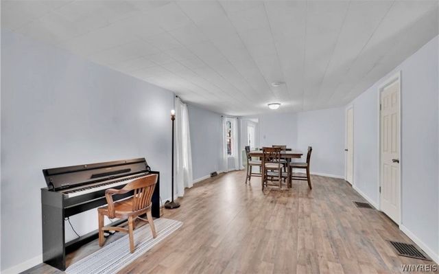 15 Seneca Pksd Lower, Buffalo, NY 14210