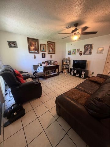 610 N 13th Street, La Porte, TX 77571