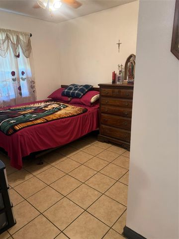 610 N 13th Street, La Porte, TX 77571