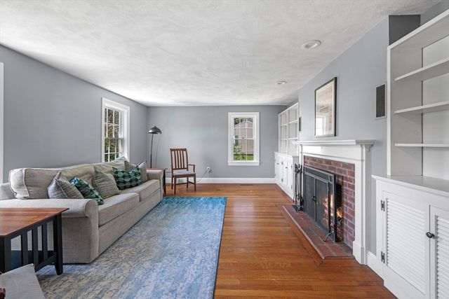 18 Cedarcrest Rd, Wilmington, MA 01887