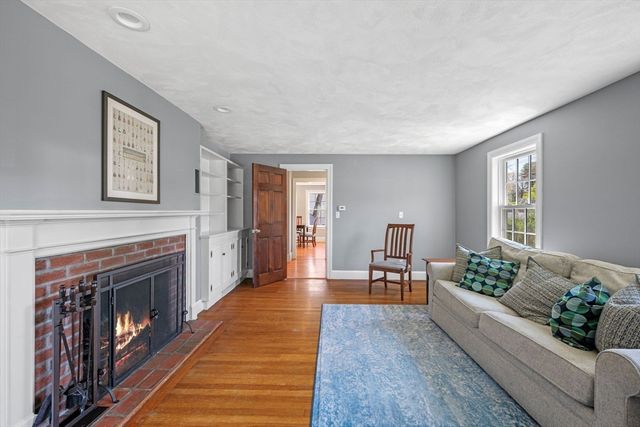 18 Cedarcrest Rd, Wilmington, MA 01887