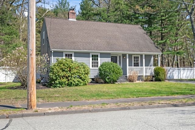 18 Cedarcrest Rd, Wilmington, MA 01887