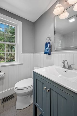 18 Cedarcrest Rd, Wilmington, MA 01887