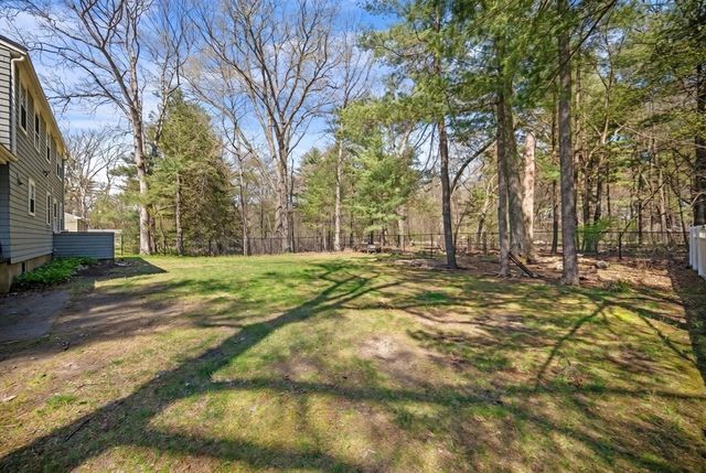 18 Cedarcrest Rd, Wilmington, MA 01887