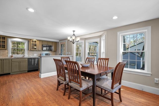 18 Cedarcrest Rd, Wilmington, MA 01887