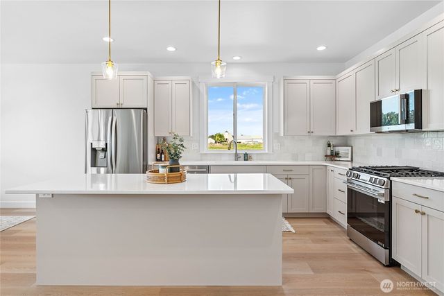 405 W 4th Street, Everson, WA 98247
