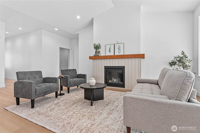 405 W 4th Street, Everson, WA 98247