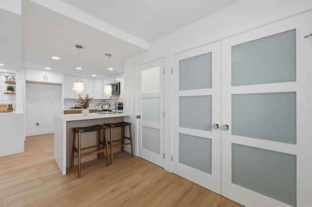 94 Kingston Ct W, Coronado, CA 92118
