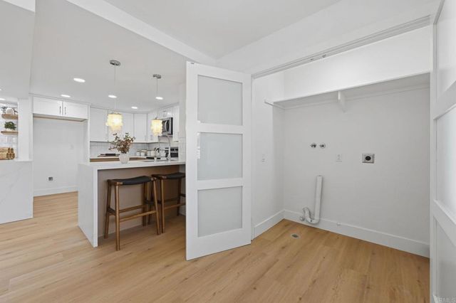 94 Kingston Ct W, Coronado, CA 92118