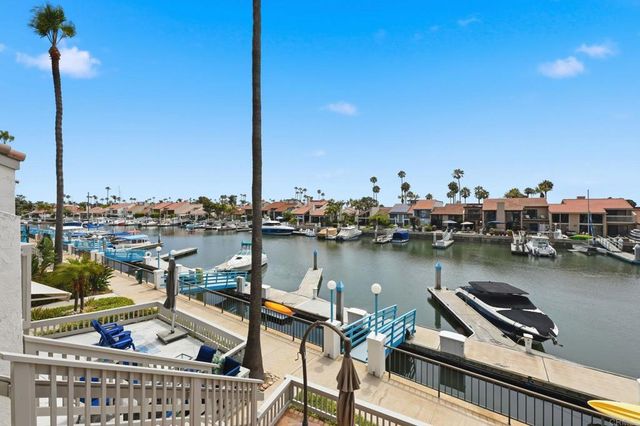 94 Kingston Ct W, Coronado, CA 92118
