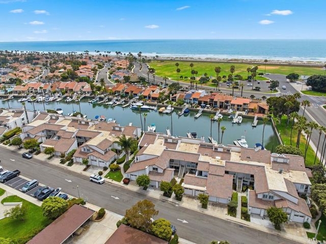 94 Kingston Ct W, Coronado, CA 92118