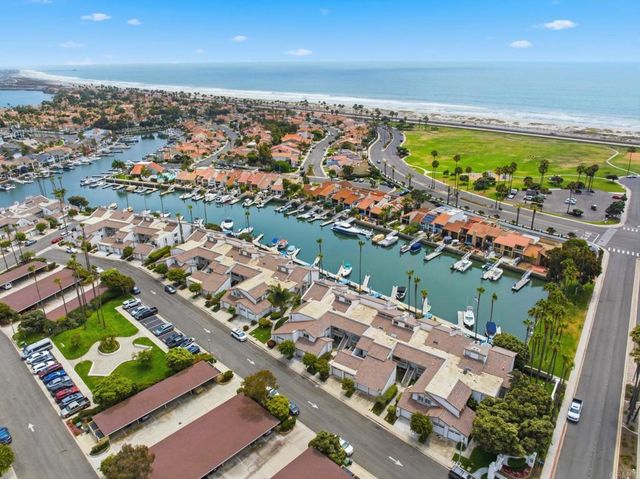 94 Kingston Ct W, Coronado, CA 92118