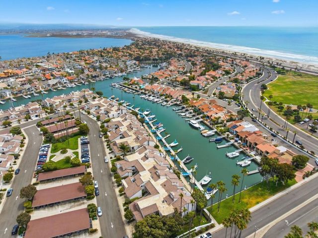 94 Kingston Ct W, Coronado, CA 92118