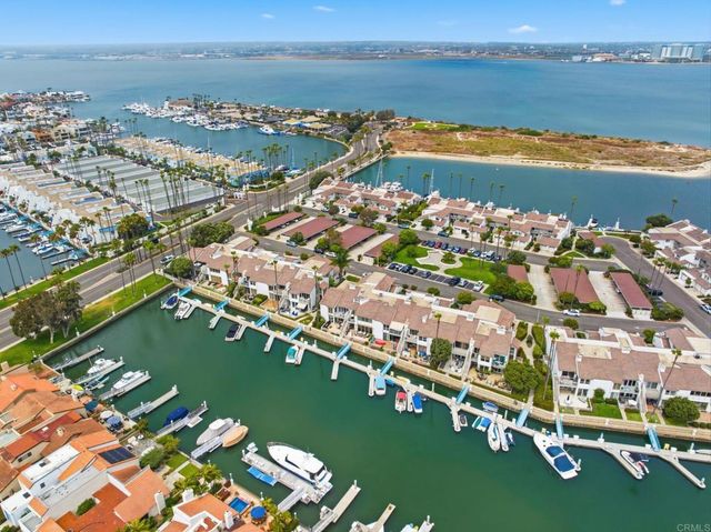 94 Kingston Ct W, Coronado, CA 92118