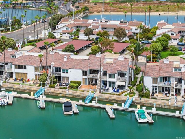 94 Kingston Ct W, Coronado, CA 92118