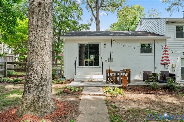 806 Lakewater Dr, Henrico, VA 23229