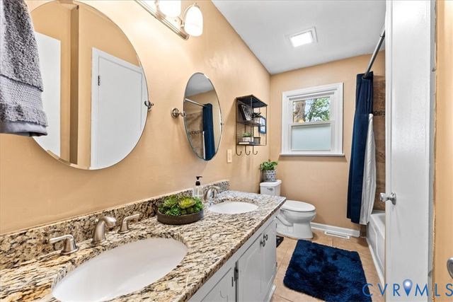 806 Lakewater Dr, Henrico, VA 23229